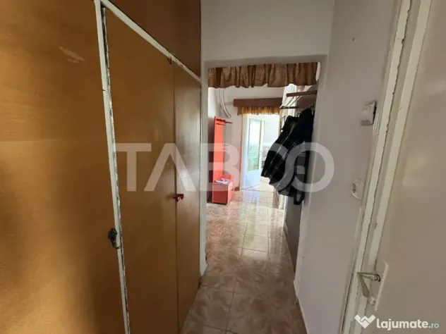 Apartament decomandat 2 camere boxa la subsol zona Titu Pert - Fagaras (Brasov)