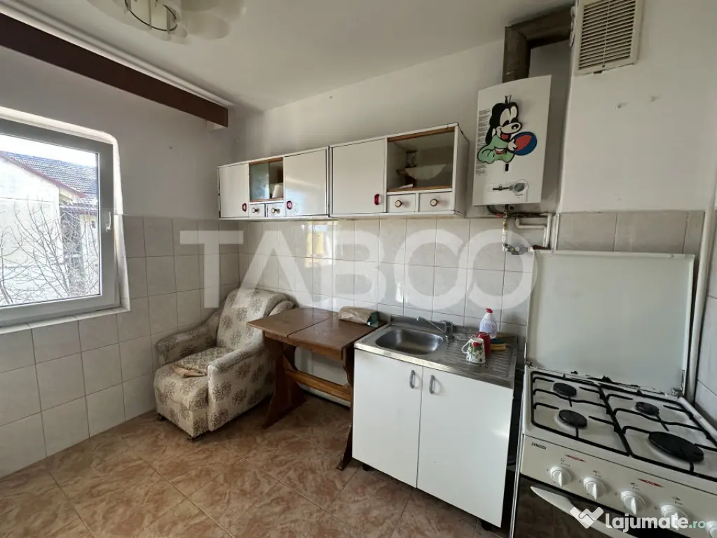 Apartament decomandat 2 camere boxa la subsol zona Titu Pert - Fagaras (Brasov)