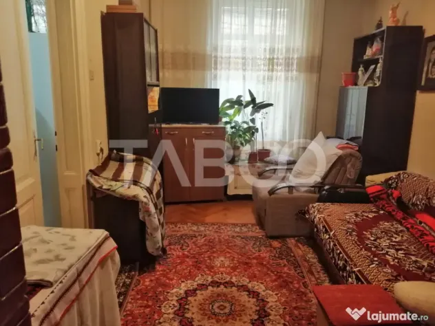 Apartament de vanzare la casa 2 camere zona Orasul de Jos Si - Sibiu (Sibiu)