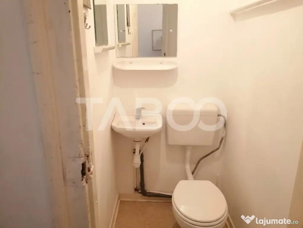 Apartament de vanzare la casa 2 camere zona Orasul de Jos Si - Sibiu (Sibiu)