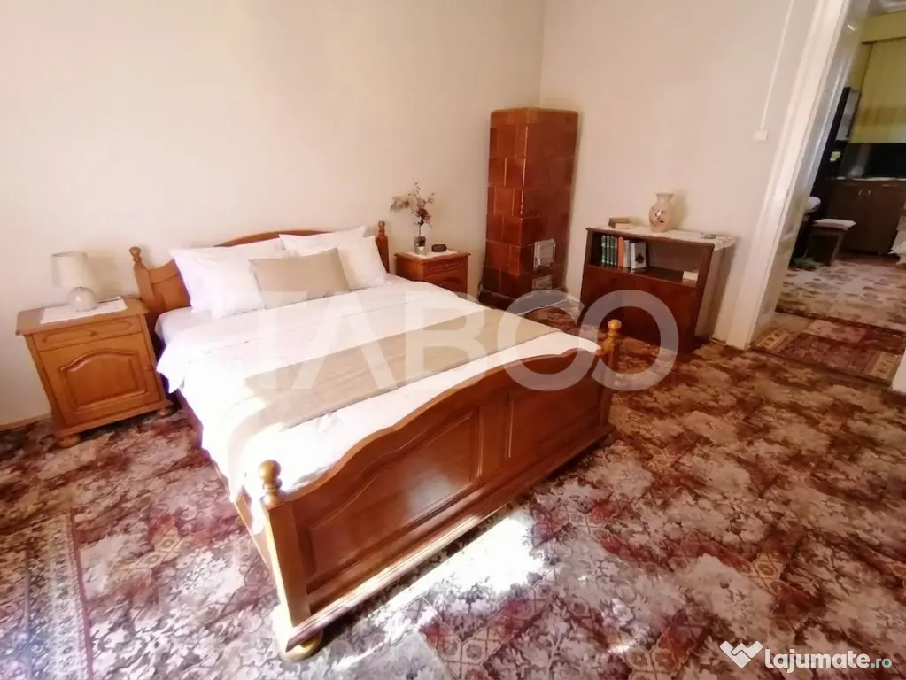 Apartament de vanzare la casa 2 camere zona Orasul de Jos Si - Sibiu (Sibiu)