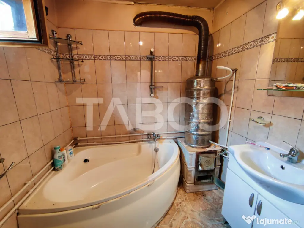 Comision 0% Casa de vanzare 4 camere 2 bai teren 266 mp Sali - Saliste (Sibiu)