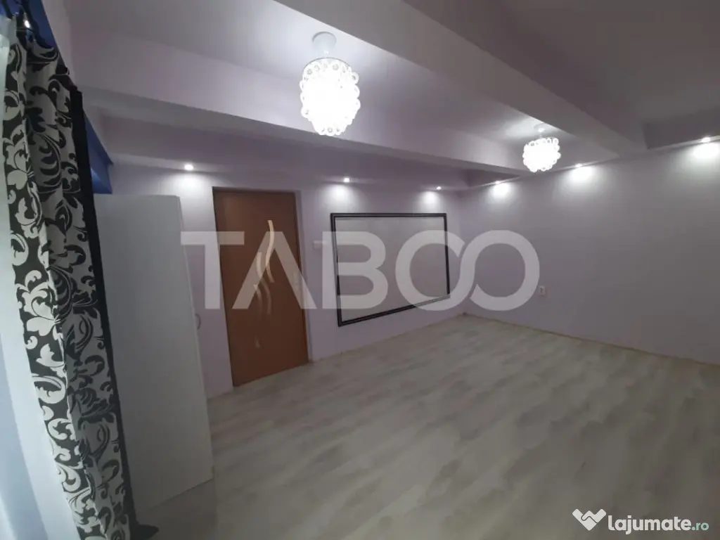 Apartament de vanzare 3 camere pretabil spatiu comercial zon - Sibiu (Sibiu)