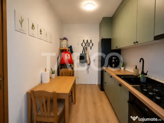 Apartament decomandat de vanzare 2 camere etaj 1 lift balcon - Sibiu (Sibiu)