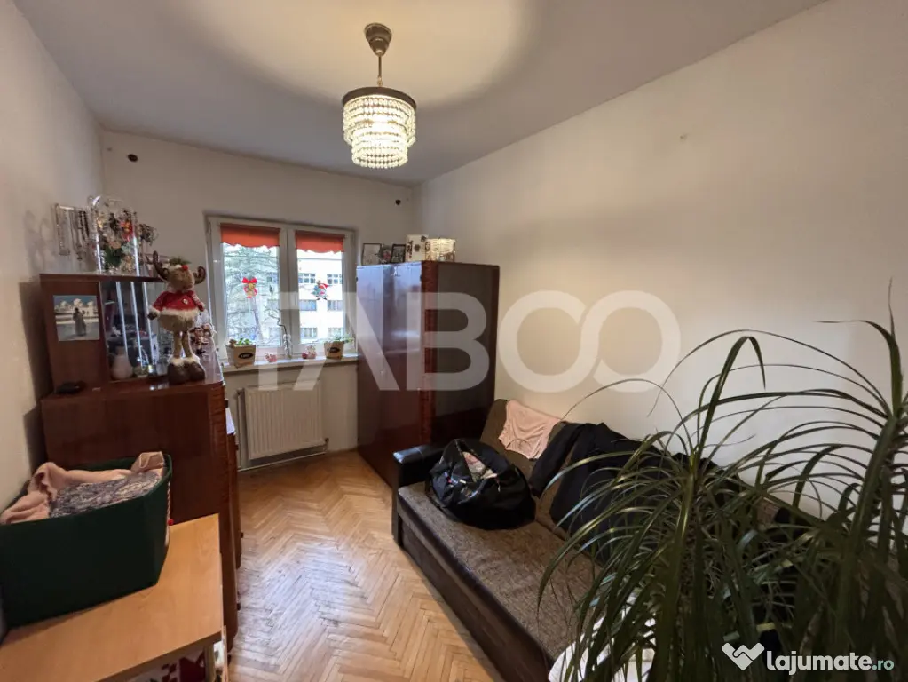 Apartament decomandat 3 camere de vanzare etaj 2 Valea Aur - Sibiu (Sibiu)