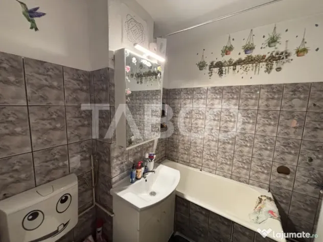 Apartament decomandat 3 camere de vanzare etaj 2 Valea Aur - Sibiu (Sibiu)