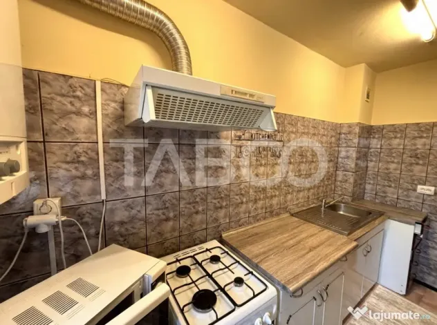 Apartament decomandat 3 camere de vanzare etaj 2 Valea Aur - Sibiu (Sibiu)