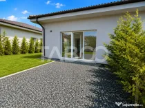 Duplex pe un singur nivel 3 camere 2 bai 235 mp teren in Tal
