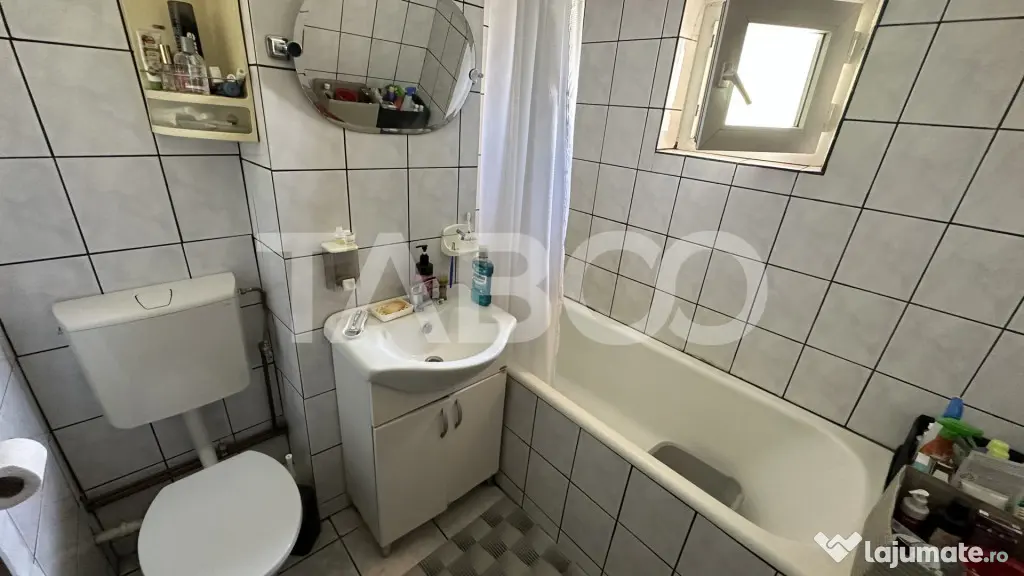 Apartament 4 camere 2 ba in bloc cu lift pivnita Mihai Vite - Sibiu (Sibiu)