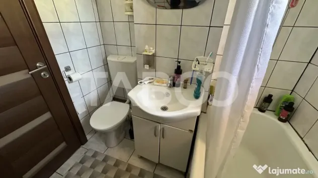 Apartament 4 camere 2 ba in bloc cu lift pivnita Mihai Vite - Sibiu (Sibiu)