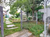 Apartament de vanzare 105 mp 3 camere curte 340 mp in acte C 