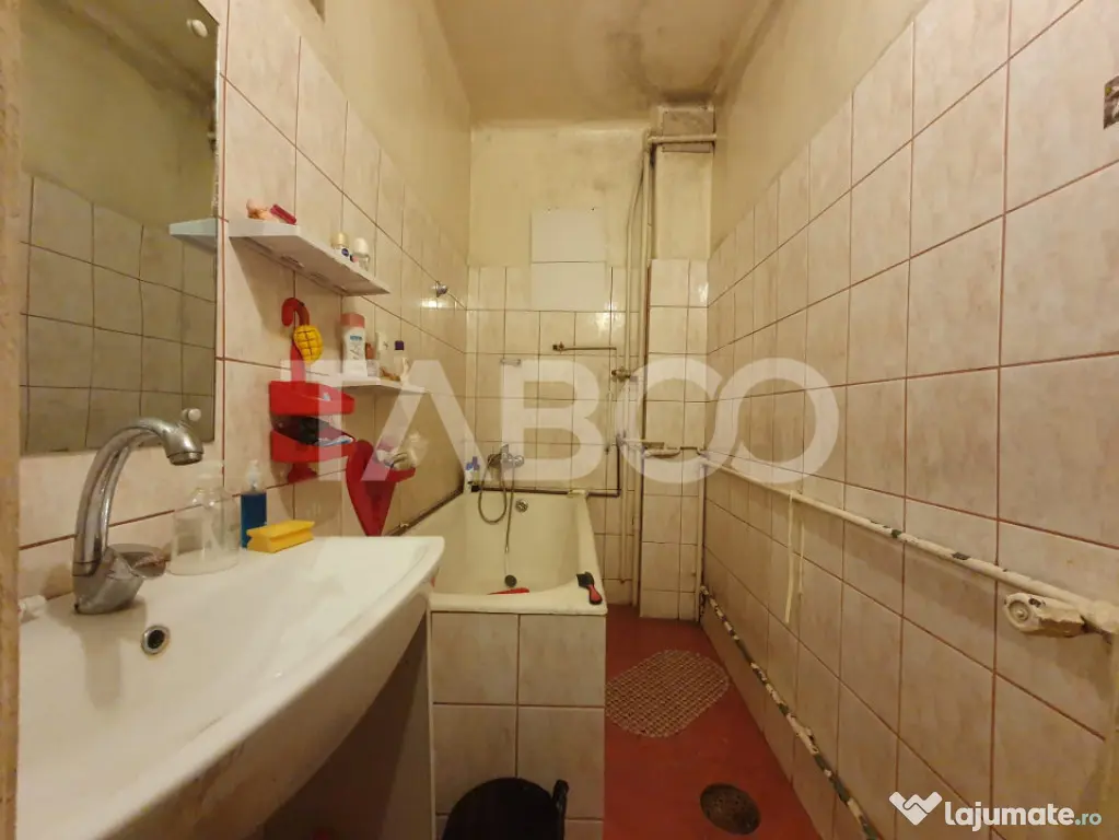 Casa 5 camere 374 mp utili + Anexa 75 mp in punctul 0 al Fag - Fagaras (Brasov)