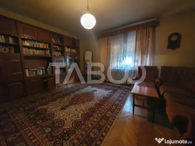 Casa 5 camere 374 mp utili + Anexa 75 mp in punctul 0 al Fag - Fagaras (Brasov)