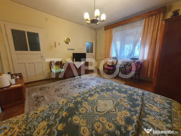 Casa 5 camere 374 mp utili + Anexa 75 mp in punctul 0 al Fag - Fagaras (Brasov)