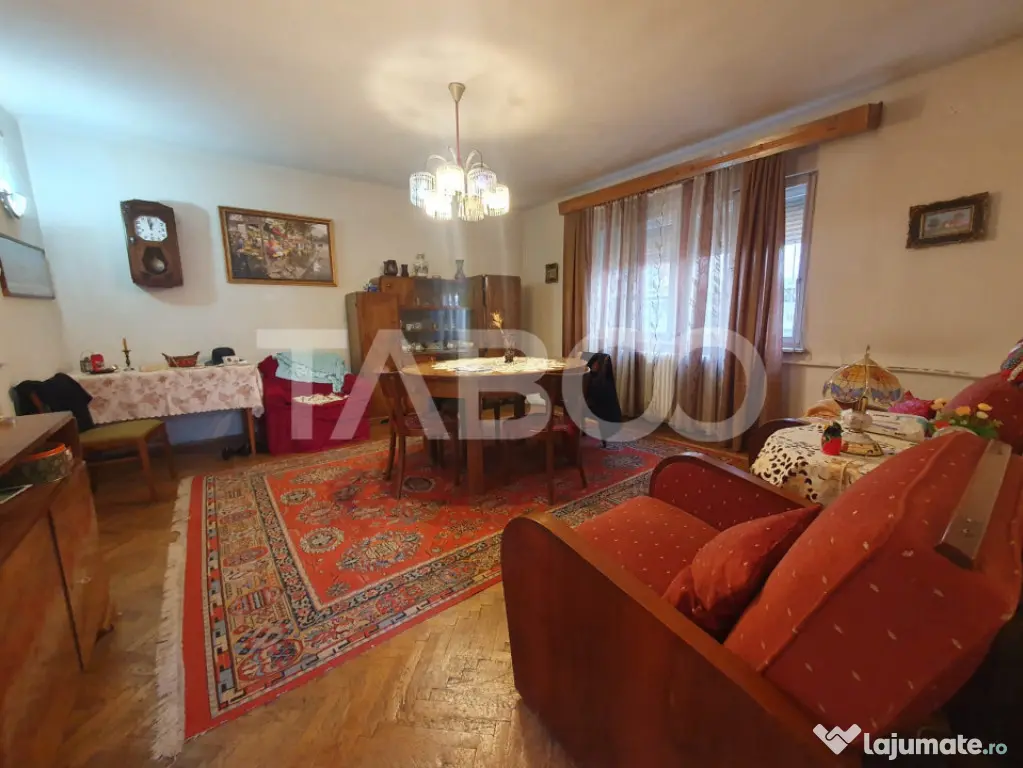 Casa 5 camere 374 mp utili + Anexa 75 mp in punctul 0 al Fag - Fagaras (Brasov)