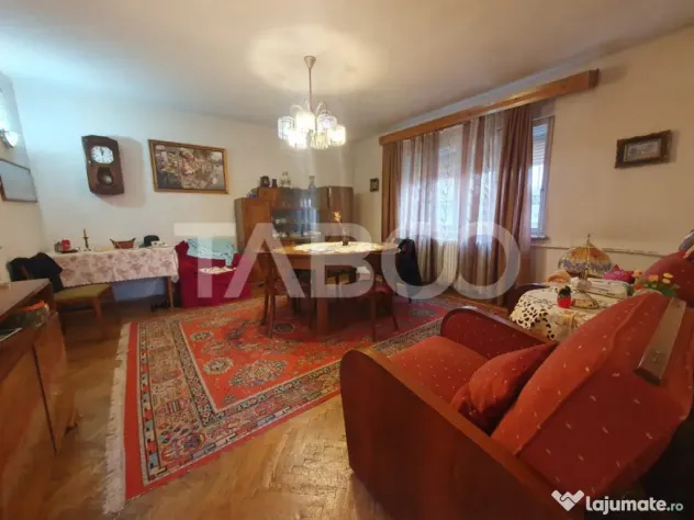 Casa 5 camere 374 mp utili + Anexa 75 mp in punctul 0 al Fag - Fagaras (Brasov)