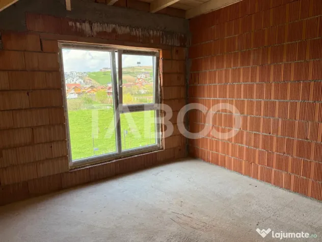 Casa 5 camere curte libera 262 mp terasa 22 mp 3 bai Sura Ma - Sura Mare (Sibiu)