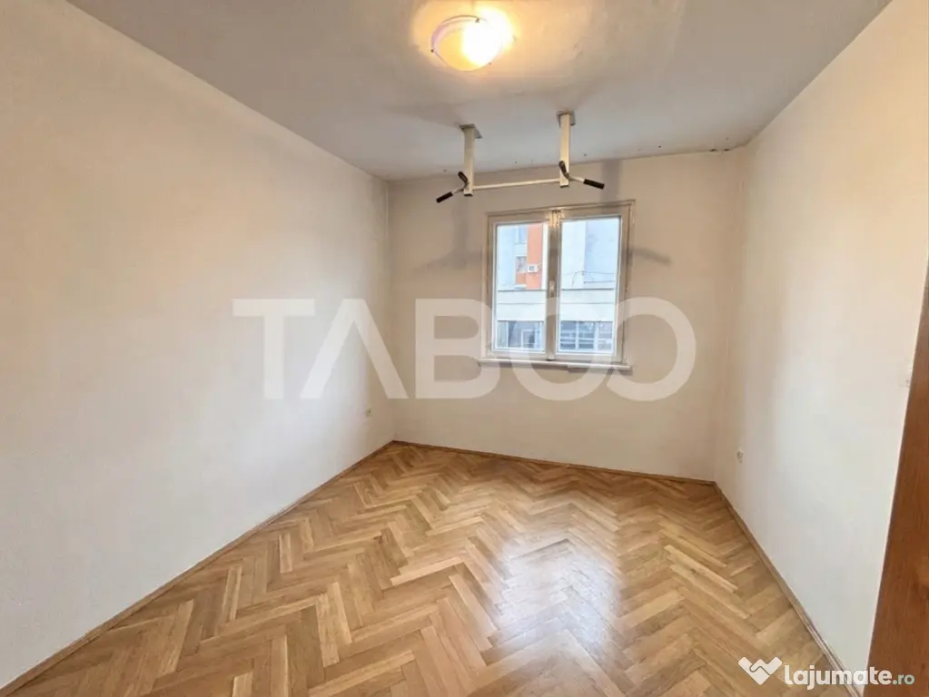 Apartament cu 4 camere in Manastur zona strazii Izlazului - Cluj-Napoca (Cluj)