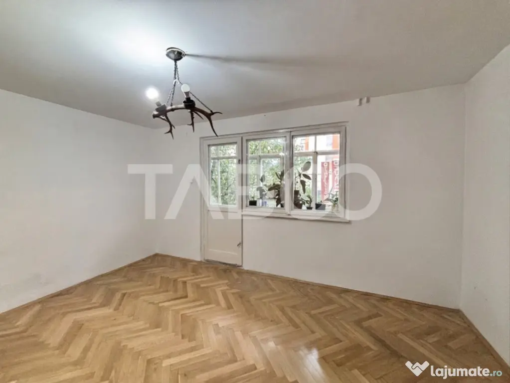 Apartament cu 4 camere in Manastur zona strazii Izlazului - Cluj-Napoca (Cluj)