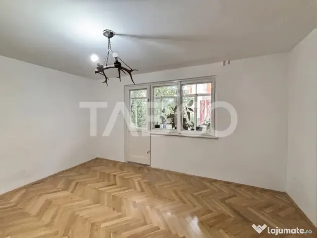 Apartament cu 4 camere in Manastur zona strazii Izlazului - Cluj-Napoca (Cluj)