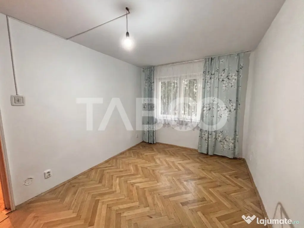 Apartament cu 4 camere in Manastur zona strazii Izlazului - Cluj-Napoca (Cluj)