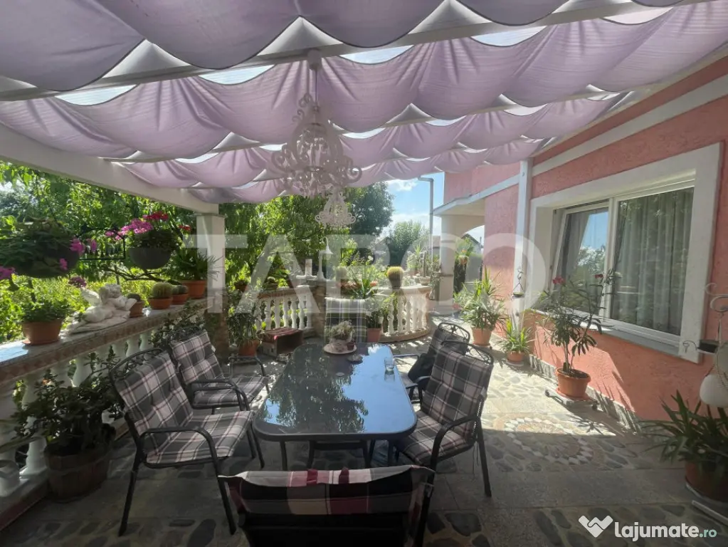 Casa deosebita de vanzare 453 mp utili si curte 528 mp in A - Avrig (Sibiu)