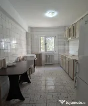 Apartament 4 camere decomandat, 2 băi, parter, zona Caraima