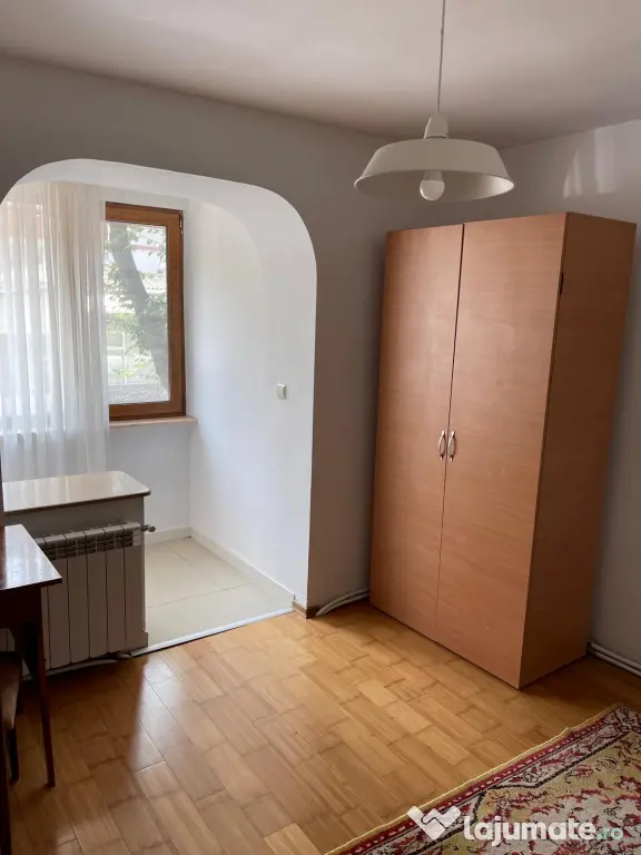 Închiriez apartament 3 camere, 70mp2, zona Armoniei