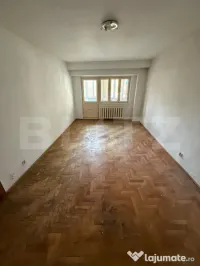 Apartament 3 camere DECOMANDAT INDEPENDENTEI