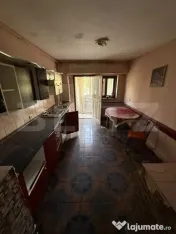 Apartament 3 camere DECOMANDAT INDEPENDENTEI 
