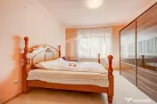 Zona C Calarrasilor ,apartament în imobil interbelic