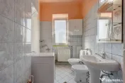Zona C Calarrasilor ,apartament în imobil interbelic