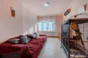 Zona C Calarrasilor ,apartament în imobil interbelic