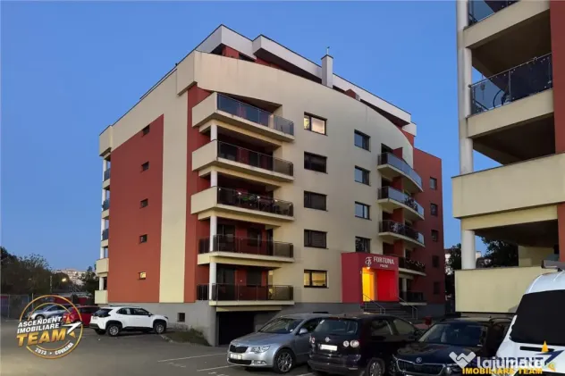 Decomandat 3 camere, mobilat, echipat, terasa apreciabila, p - Sfantu Gheorghe (Covasna)