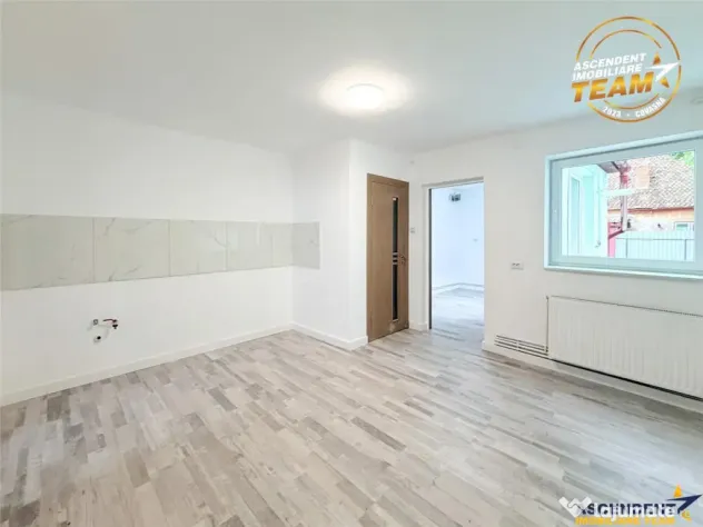 2 case pe aceeasi proprietate, renovate 2026, crama, gradina - Brasov (Brasov)