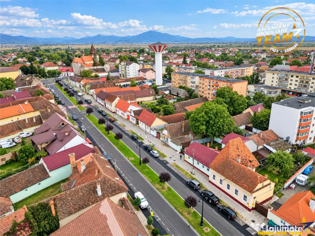 2 case pe aceeasi proprietate, renovate 2026, crama, gradina - Brasov (Brasov)
