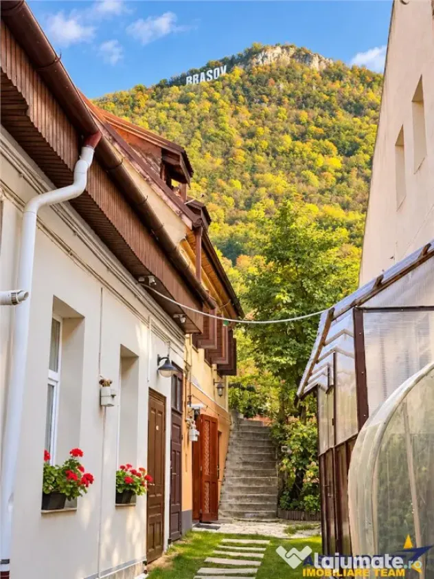 Casa cu 3 apartamente transfer afacere, locuri parcare, Ce - Brasov (Brasov)