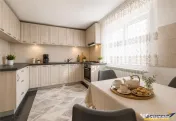 Casa mobilata, accesorizata, luminoasa, vedere munte, zona v