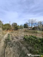 Casă P+M la roșu, teren 582 mp, garaj dublu, două intrăr