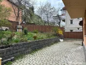 Vila de cinci camere in zona Schei 