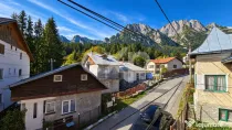 Proprietate turistică cu 8 camere | 700 m de Pârtia Kalind