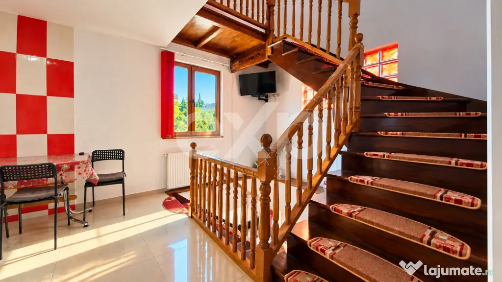 Proprietate turistică cu 8 camere | 700 m de Pârtia Kalind - Busteni (Prahova)