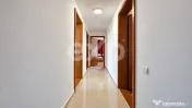 Proprietate turistică cu 8 camere | 700 m de Pârtia Kalind 