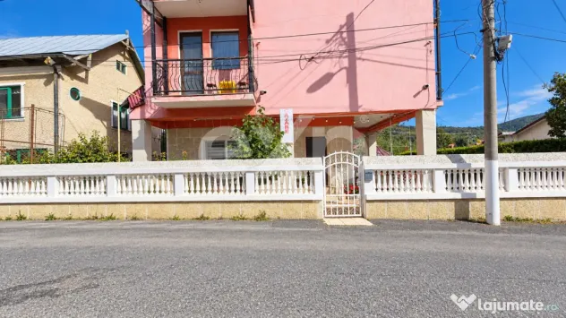 Proprietate turistică cu 8 camere | 700 m de Pârtia Kalind - Busteni (Prahova)