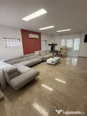 Casă versatilă cu o curte amenajată de 450 mp 