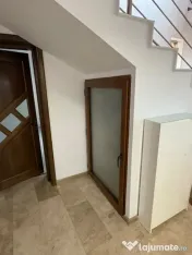Casă versatilă cu o curte amenajată de 450 mp 