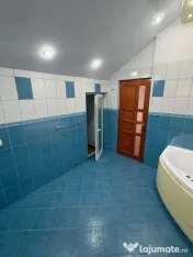 Casă versatilă cu o curte amenajată de 450 mp 