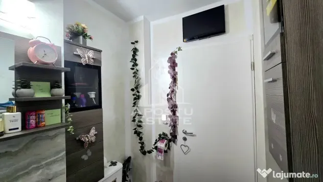 Apartament cu 2 camere de vanzare, decomandat, renovat, Girocului - Timisoara (Timis)