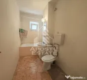 Apartament de vanzare cu 3 camere, 2 bai, 2 balcoane, zona Aradului