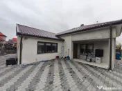 Casă de închiriat, 150 mp, Exterior Est